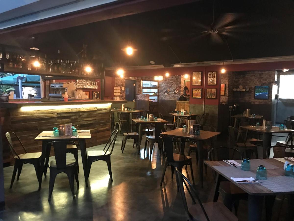 万豪巴巴多斯万怡酒店 布里奇敦 外观 照片